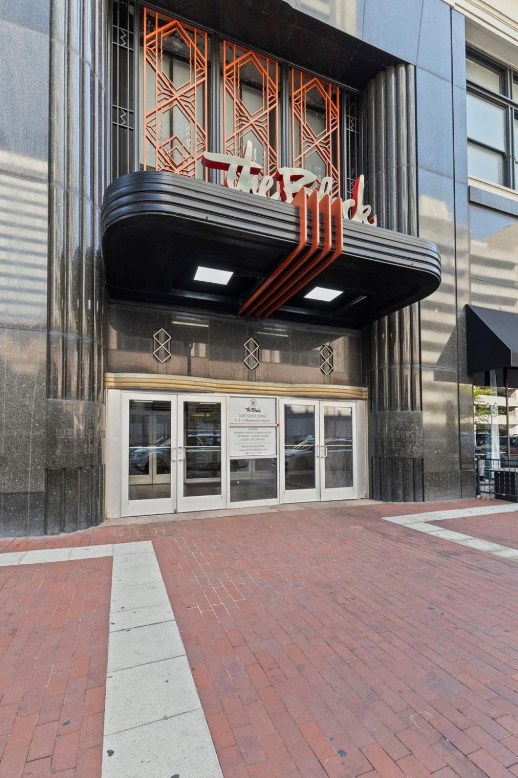 Indy Metro Stay - Sleeps 8 - Skywalk Access - Monument Circle Indianapolis Bagian luar foto