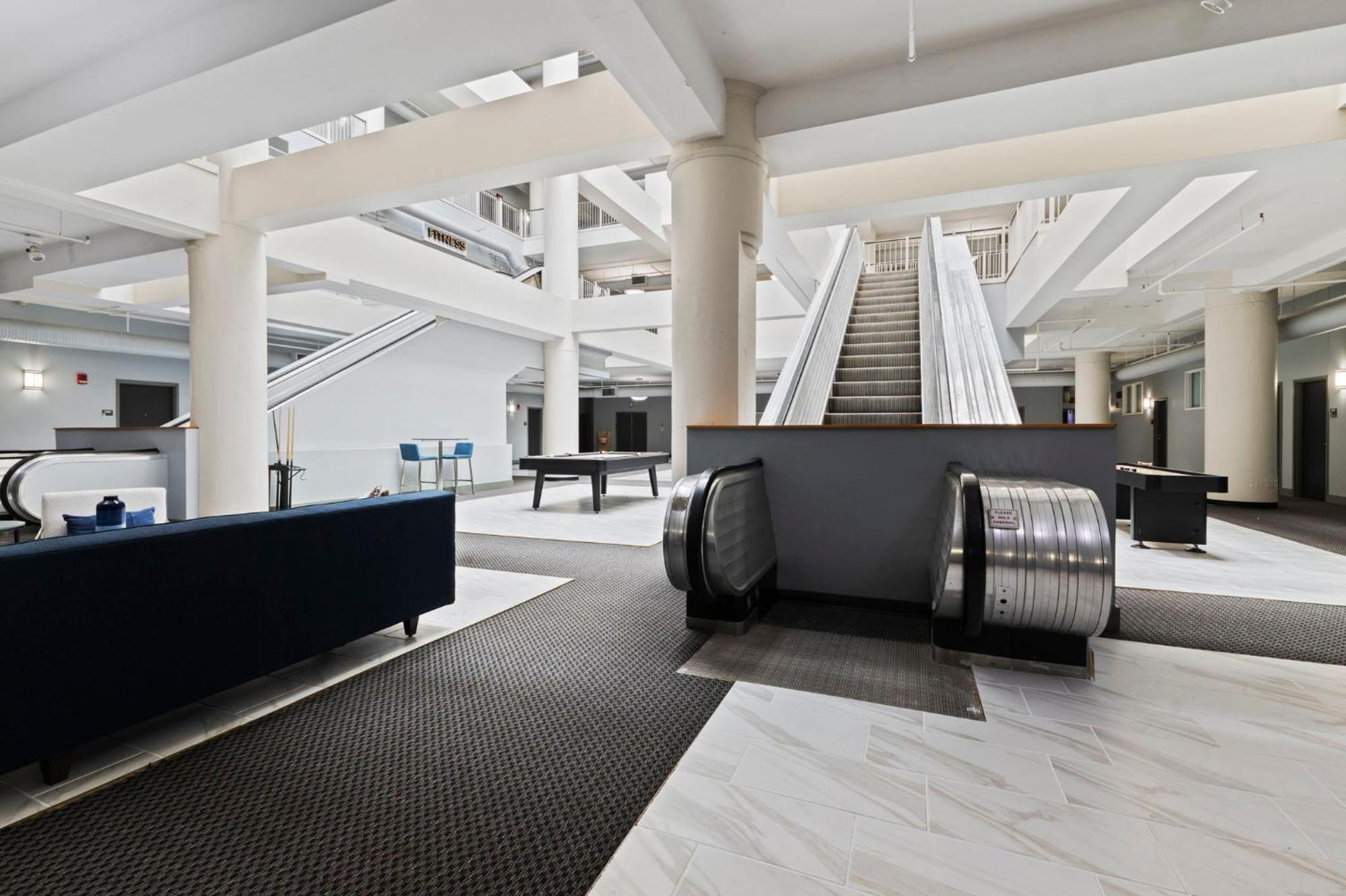 Indy Urban Nest - Sleeps 8 - Skywalk Access - Convention Center Indianapolis Bagian luar foto
