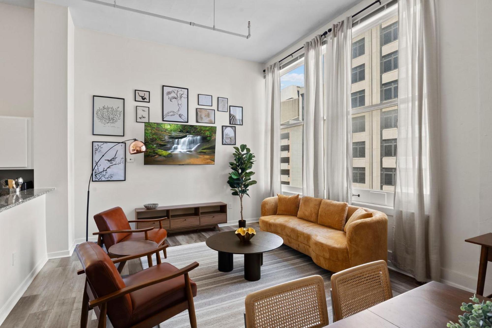 Indy Urban Nest - Sleeps 8 - Skywalk Access - Convention Center Indianapolis Bagian luar foto