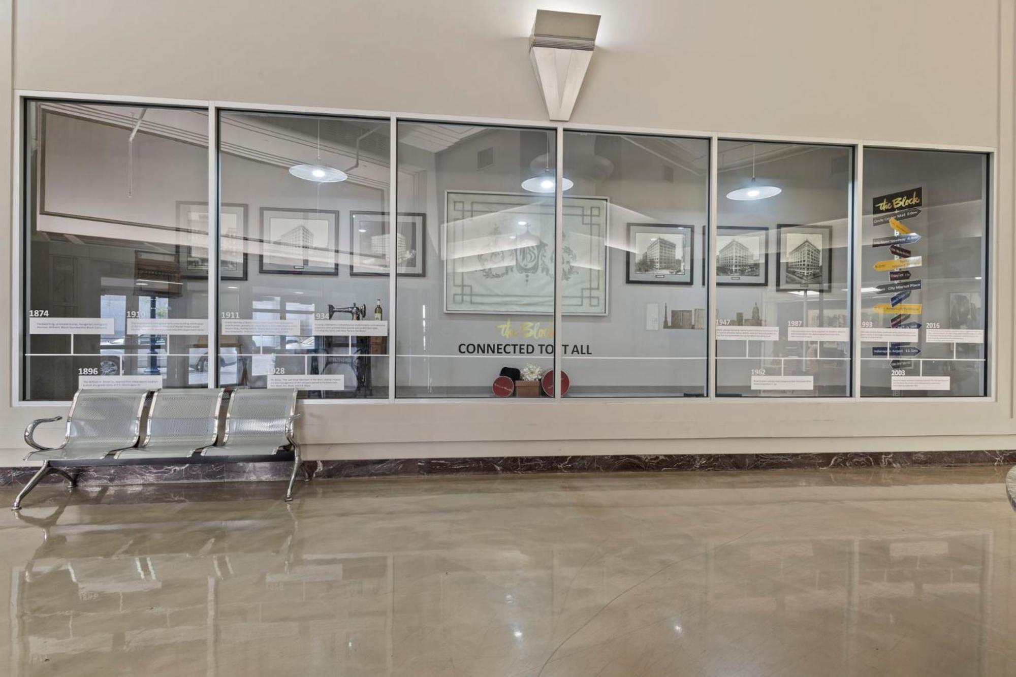 Indy Metro Stay - Sleeps 8 - Skywalk Access - Monument Circle Indianapolis Bagian luar foto