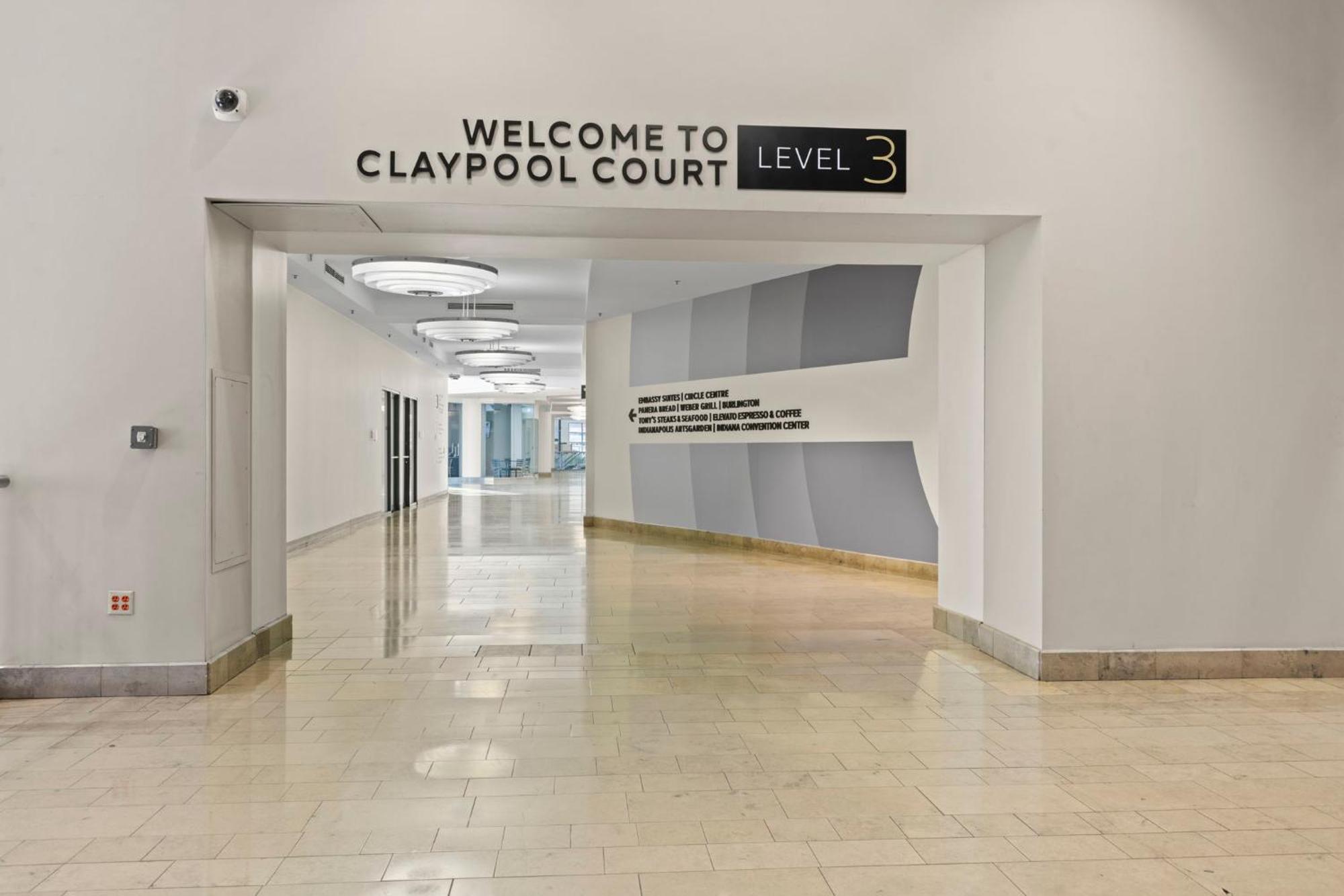 Indy Metro Stay - Sleeps 8 - Skywalk Access - Monument Circle Indianapolis Bagian luar foto