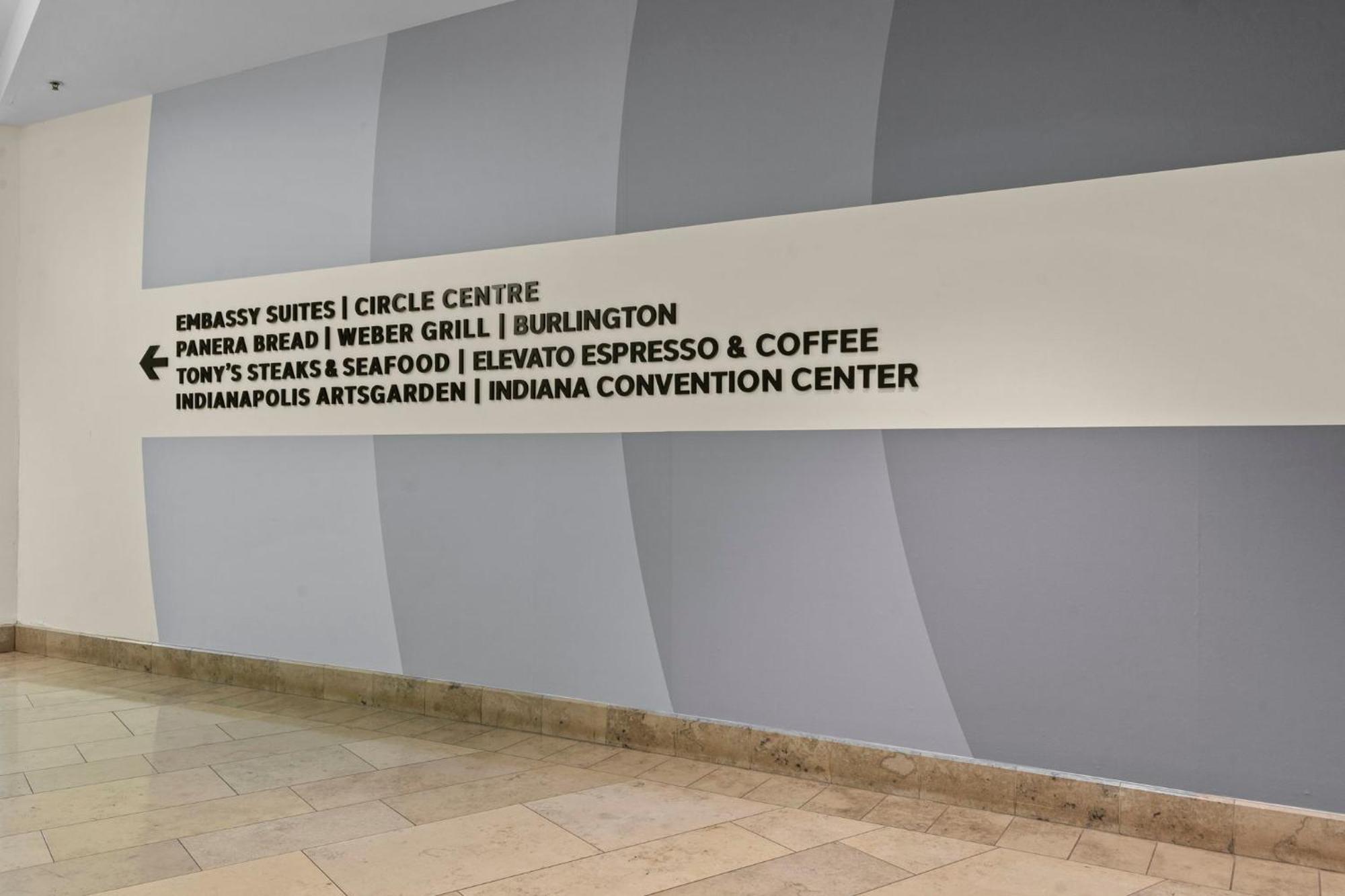 Indy Metro Stay - Sleeps 8 - Skywalk Access - Monument Circle Indianapolis Bagian luar foto